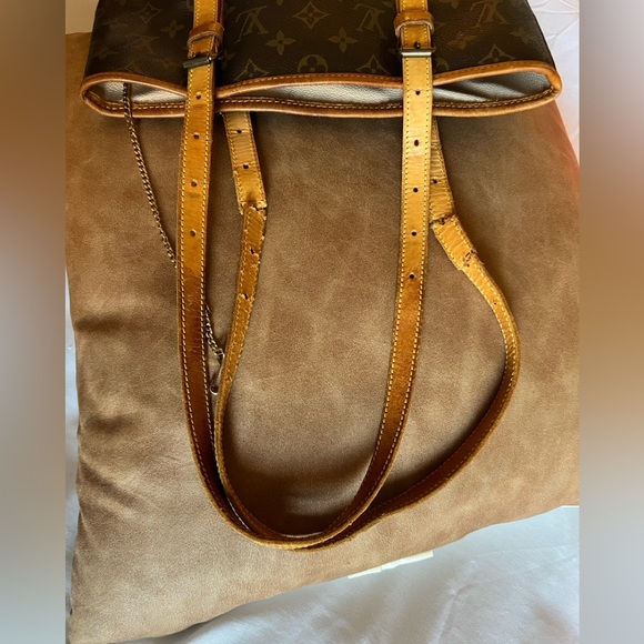 Louis Vuitton Monogram Vintage GM Bucket Bag - Picture 5 of 14